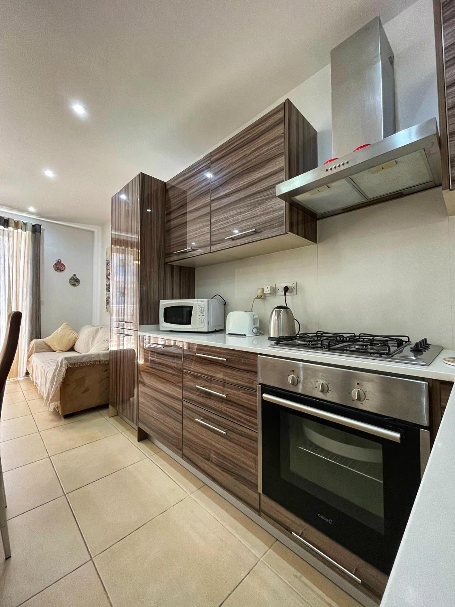 Charming Two Bedroom Apartment Pieta ภายนอก รูปภาพ